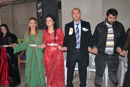 Hakkari'nin Yüksekova ilçesinde 19-20-11.2011 Kasım Dünya evine giren bazı çiftlerimizi sizler için sayfamıza taşıdık. Yüksekova Güncel ailesi olarak tüm çiftlerimize mutluluklar dileriz.