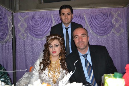 Hakkari'nin Yüksekova ilçesinde 19-20-11.2011 Kasım Dünya evine giren bazı çiftlerimizi sizler için sayfamıza taşıdık. Yüksekova Güncel ailesi olarak tüm çiftlerimize mutluluklar dileriz.