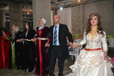 Hakkari'nin Yüksekova ilçesinde 19-20-11.2011 Kasım Dünya evine giren bazı çiftlerimizi sizler için sayfamıza taşıdık. Yüksekova Güncel ailesi olarak tüm çiftlerimize mutluluklar dileriz.