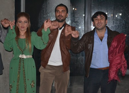 Hakkari'nin Yüksekova ilçesinde 19-20-11.2011 Kasım Dünya evine giren bazı çiftlerimizi sizler için sayfamıza taşıdık. Yüksekova Güncel ailesi olarak tüm çiftlerimize mutluluklar dileriz.