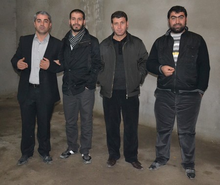 Hakkari'nin Yüksekova ilçesinde 19-20-11.2011 Kasım Dünya evine giren bazı çiftlerimizi sizler için sayfamıza taşıdık. Yüksekova Güncel ailesi olarak tüm çiftlerimize mutluluklar dileriz.