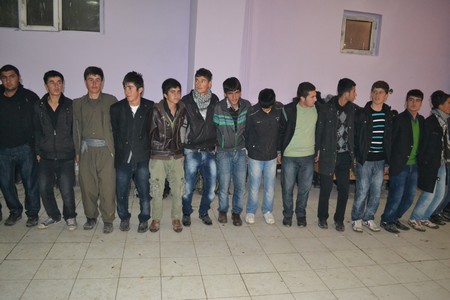 Hakkari'nin Yüksekova ilçesinde 19-20-11.2011 Kasım Dünya evine giren bazı çiftlerimizi sizler için sayfamıza taşıdık. Yüksekova Güncel ailesi olarak tüm çiftlerimize mutluluklar dileriz.