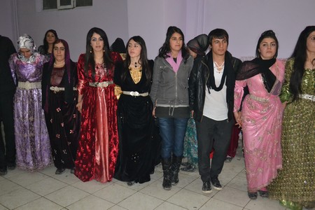 Hakkari'nin Yüksekova ilçesinde 19-20-11.2011 Kasım Dünya evine giren bazı çiftlerimizi sizler için sayfamıza taşıdık. Yüksekova Güncel ailesi olarak tüm çiftlerimize mutluluklar dileriz.