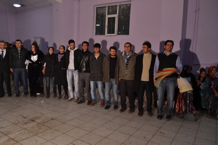 Hakkari'nin Yüksekova ilçesinde 19-20-11.2011 Kasım Dünya evine giren bazı çiftlerimizi sizler için sayfamıza taşıdık. Yüksekova Güncel ailesi olarak tüm çiftlerimize mutluluklar dileriz.