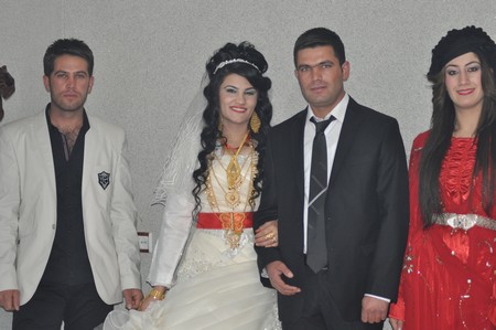 Hakkari'nin Yüksekova ilçesinde 19-20-11.2011 Kasım Dünya evine giren bazı çiftlerimizi sizler için sayfamıza taşıdık. Yüksekova Güncel ailesi olarak tüm çiftlerimize mutluluklar dileriz.