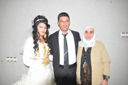 Hakkari'nin Yüksekova ilçesinde 19-20-11.2011 Kasım Dünya evine giren bazı çiftlerimizi sizler için sayfamıza taşıdık. Yüksekova Güncel ailesi olarak tüm çiftlerimize mutluluklar dileriz.