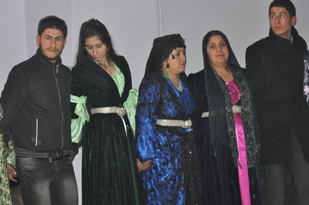 Hakkari'nin Yüksekova ilçesinde 19-20-11.2011 Kasım Dünya evine giren bazı çiftlerimizi sizler için sayfamıza taşıdık. Yüksekova Güncel ailesi olarak tüm çiftlerimize mutluluklar dileriz.