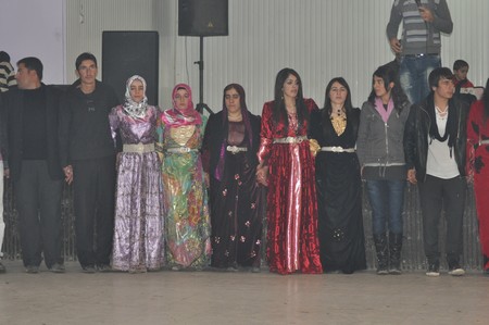 Hakkari'nin Yüksekova ilçesinde 19-20-11.2011 Kasım Dünya evine giren bazı çiftlerimizi sizler için sayfamıza taşıdık. Yüksekova Güncel ailesi olarak tüm çiftlerimize mutluluklar dileriz.