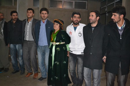 Hakkari'nin Yüksekova ilçesinde 19-20-11.2011 Kasım Dünya evine giren bazı çiftlerimizi sizler için sayfamıza taşıdık. Yüksekova Güncel ailesi olarak tüm çiftlerimize mutluluklar dileriz.