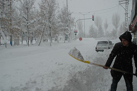 Yüksekova Kar Altında