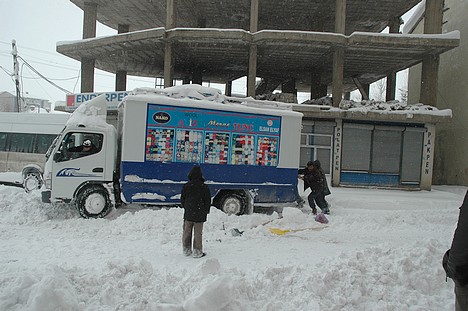 Yüksekova Kar Altında