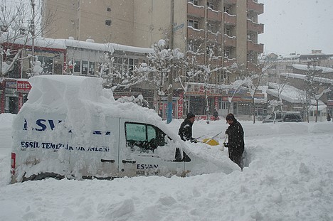 Yüksekova Kar Altında