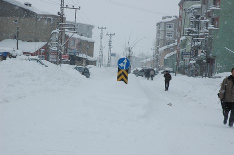 Yüksekova Kar Altında