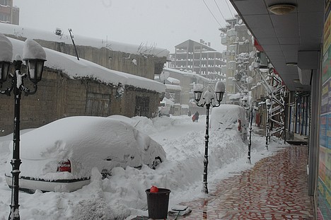 Yüksekova Kar Altında