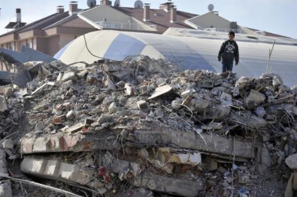 Depremin üzerinden 1 ay geçti ama acısı geçmedi 