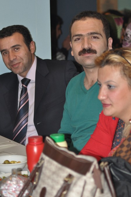 Hakkarinin Yüksekova ilçesinde 24 Kasım Öğretmenler günü dolayısıyla düzenlenen programda halay çekerek gönüllerince eğlendiler.