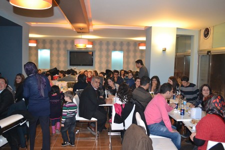 Hakkarinin Yüksekova ilçesinde 24 Kasım Öğretmenler günü dolayısıyla düzenlenen programda halay çekerek gönüllerince eğlendiler.