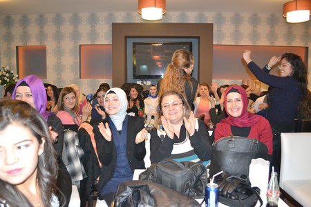 Hakkarinin Yüksekova ilçesinde 24 Kasım Öğretmenler günü dolayısıyla düzenlenen programda halay çekerek gönüllerince eğlendiler.