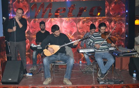 Hakkarinin Yüksekova ilçesinde 24 Kasım Öğretmenler günü dolayısıyla düzenlenen programda halay çekerek gönüllerince eğlendiler.