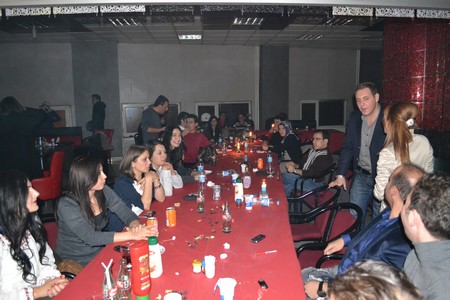 Hakkarinin Yüksekova ilçesinde 24 Kasım Öğretmenler günü dolayısıyla düzenlenen programda halay çekerek gönüllerince eğlendiler.