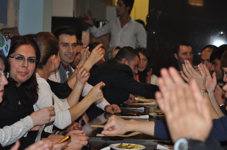 Hakkarinin Yüksekova ilçesinde 24 Kasım Öğretmenler günü dolayısıyla düzenlenen programda halay çekerek gönüllerince eğlendiler.