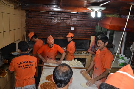 Hakkarinin Yüksekova ilçesinde 24 Kasım Öğretmenler günü dolayısıyla düzenlenen programda halay çekerek gönüllerince eğlendiler.
