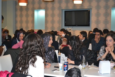 Hakkarinin Yüksekova ilçesinde 24 Kasım Öğretmenler günü dolayısıyla düzenlenen programda halay çekerek gönüllerince eğlendiler.