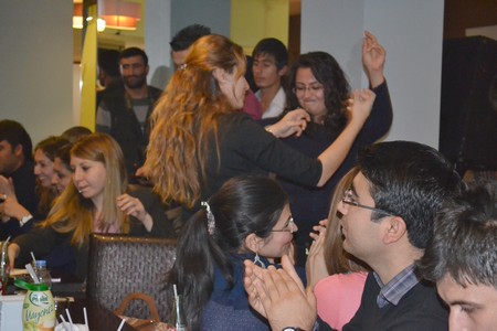 Hakkarinin Yüksekova ilçesinde 24 Kasım Öğretmenler günü dolayısıyla düzenlenen programda halay çekerek gönüllerince eğlendiler.