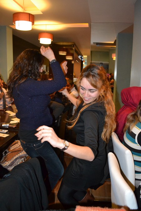 Hakkarinin Yüksekova ilçesinde 24 Kasım Öğretmenler günü dolayısıyla düzenlenen programda halay çekerek gönüllerince eğlendiler.