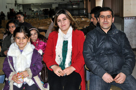 Düş Sokağı Sakinlerinin solisti Murat Yılmazyıldırım Yüksekova'da konser verdi.