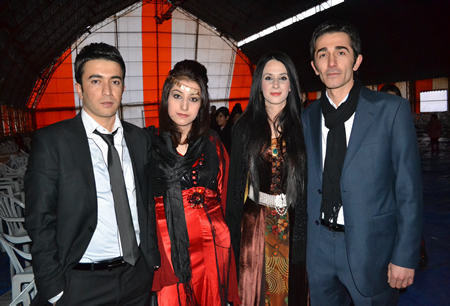 Hakkari'nin Yüksekova ilçesinde 103-04-12.2011 Aralık. Dünya evine giren bazı çiftlerimizi sizler için sayfamıza taşıdık. Yüksekova Güncel ailesi olarak tüm çiftlerimize mutluluklar dileriz.