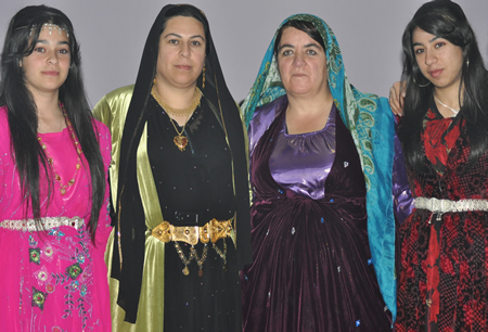 Hakkari'nin Yüksekova ilçesinde 103-04-12.2011 Aralık. Dünya evine giren bazı çiftlerimizi sizler için sayfamıza taşıdık. Yüksekova Güncel ailesi olarak tüm çiftlerimize mutluluklar dileriz.