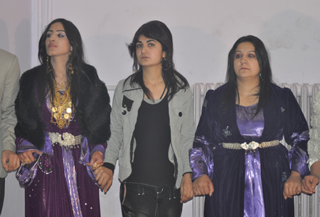 Hakkari'nin Yüksekova ilçesinde 103-04-12.2011 Aralık. Dünya evine giren bazı çiftlerimizi sizler için sayfamıza taşıdık. Yüksekova Güncel ailesi olarak tüm çiftlerimize mutluluklar dileriz.