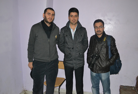 Hakkari'nin Yüksekova ilçesinde 103-04-12.2011 Aralık. Dünya evine giren bazı çiftlerimizi sizler için sayfamıza taşıdık. Yüksekova Güncel ailesi olarak tüm çiftlerimize mutluluklar dileriz.