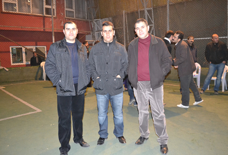 Hakkari'nin Yüksekova ilçesinde 103-04-12.2011 Aralık. Dünya evine giren bazı çiftlerimizi sizler için sayfamıza taşıdık. Yüksekova Güncel ailesi olarak tüm çiftlerimize mutluluklar dileriz.