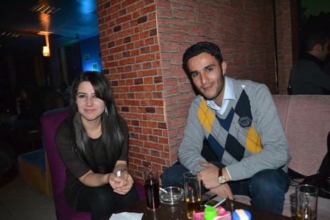 Kürt müzisyen Mehmet Atlı Yüksekovada düzenlenen etkinlikte hayranlarıyla buluştu.