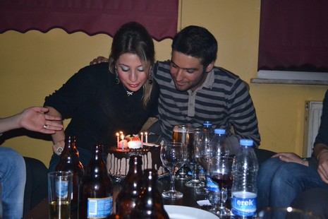 Kürt müzisyen Mehmet Atlı Yüksekovada düzenlenen etkinlikte hayranlarıyla buluştu.