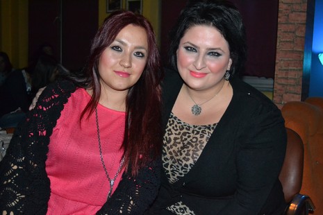 Kürt müzisyen Mehmet Atlı Yüksekovada düzenlenen etkinlikte hayranlarıyla buluştu.