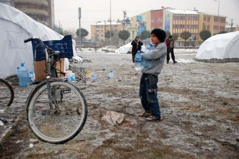 Vanda Gönüllülerin Kurduğu Çadır Kentten Görüntüler./ Bianet