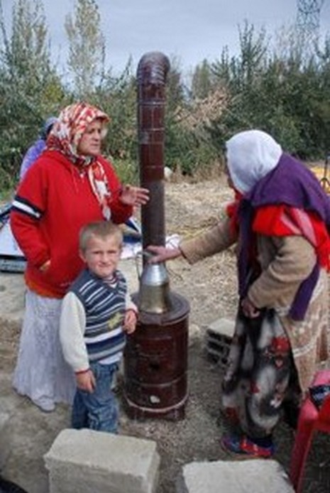 Vanda Gönüllülerin Kurduğu Çadır Kentten Görüntüler./ Bianet
