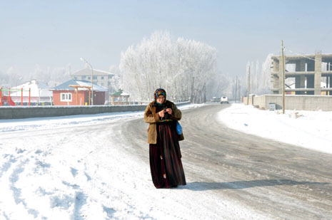 Yüksekova'da kış resimleri Yaşar Kaplan'ın objektiflerinden kareler