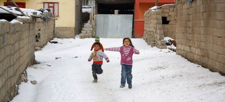 Aynı acılarla iki ayrı kent iki ayrı tutum