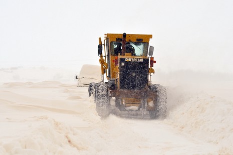 
Hakkarinin Yüksekova ilçesine bağlı Dedeler Köyünde doğum sancıları artan Esma Aslan için İl Özel İdare, 112 ve basın mensupları seferber oldu.
