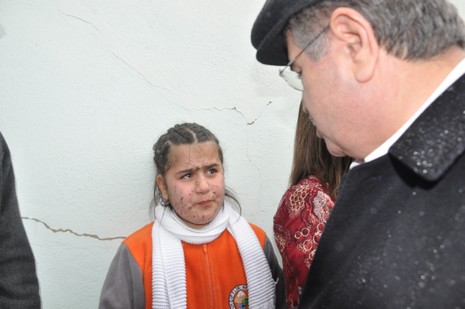 İçişleri Bakanı İdris Naim Şahin, Hakkari'deki incelemelerin ardından Yüksekova ilçesine geldi