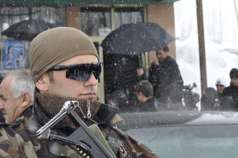 İçişleri Bakanı İdris Naim Şahin, Hakkari'deki incelemelerin ardından Yüksekova ilçesine geldi