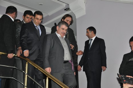 İçişleri Bakanı İdris Naim Şahin, Hakkari'deki incelemelerin ardından Yüksekova ilçesine geldi