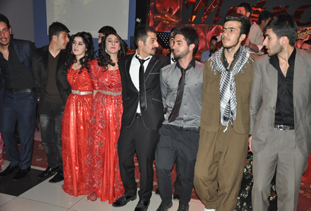 Hakkari'nin Yüksekova ilçesinde Boğaziçi Dershanesi öğrencileri, düzenledikleri etkinlikte stres attı.