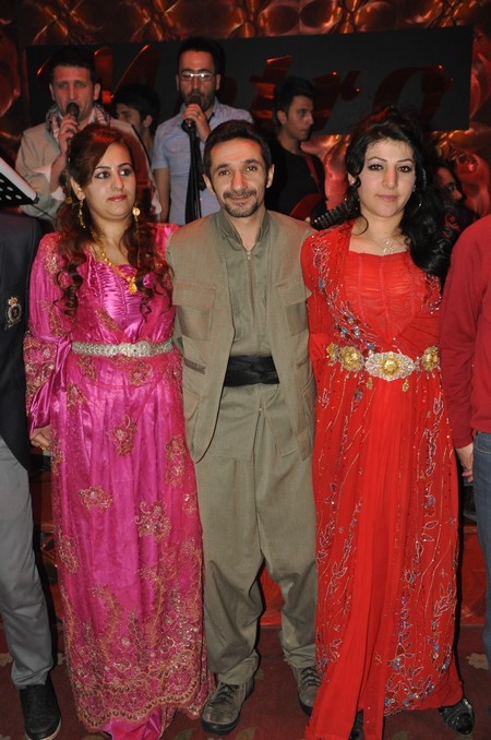 Hakkari'nin Yüksekova ilçesinde Boğaziçi Dershanesi öğrencileri, düzenledikleri etkinlikte stres attı.