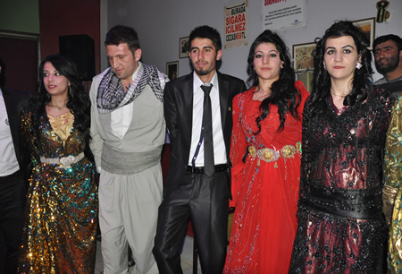 Hakkari'nin Yüksekova ilçesinde Boğaziçi Dershanesi öğrencileri, düzenledikleri etkinlikte stres attı.