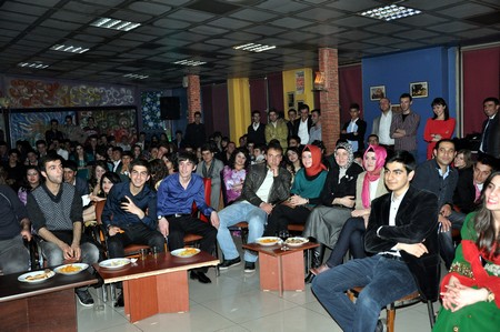 Yüksekova Lisesi Moral Gecesi